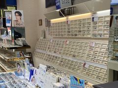 -诺柯视眼镜-蔡司依视路官方工厂店(淞南一店)