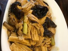 菌菇烩腐竹-五观堂素食(新华路店)
