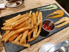 调色盘薯条-幸邻食堂