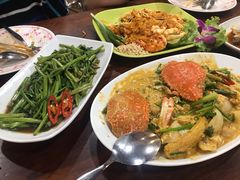-Dang restaurant (patong phuket)