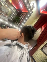 -东方先生国潮男士理发馆