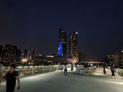 -南京眼步行桥