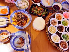 -包整·丝娃娃(一览甲秀楼风景店)