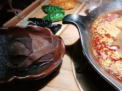 -湊湊火锅·茶憩(杭州湖滨银泰in77店)
