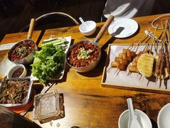 餐具摆设-黑胡子海盗主题餐厅海鲜烧烤