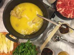 -鲜入围煮花胶鸡海鲜火锅
