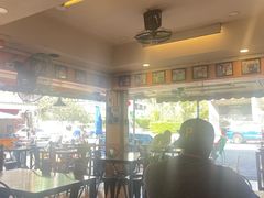 -J Daeng Seafood