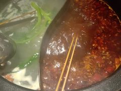 鸳鸯锅-让签签飞钢管厂后门小郡肝串串香(常青二路店)