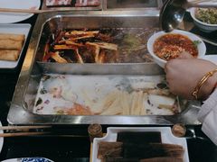 -百年川椒重庆老火锅(光谷店)