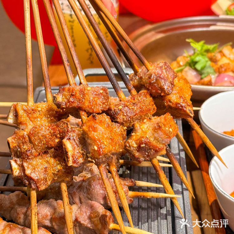 ️朝阳门新开了一家特色融合菜，中午领导请客