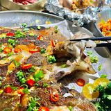 平价烤肉店🥓海鲜爱好者必冲的碳烤多宝鱼‼️