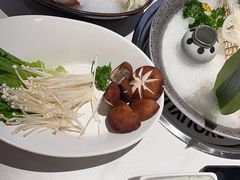 -左庭右院鲜牛肉火锅(金山万达店)