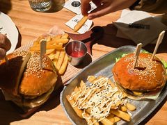 -三勾JJJ Burger&Coffee(梅溪湖店)