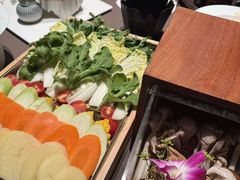 -左庭右院鲜牛肉火锅黑金店(陆家嘴中心店)