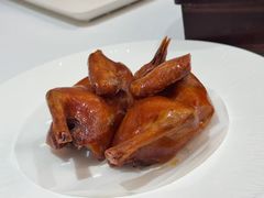 脆皮乳鸽-喜宴又一村·粤菜·茶点·海鲜(壹方天地店)