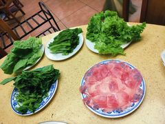 -东巴谷野生菌火锅餐厅