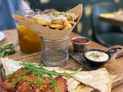 -Mark&Mars Restaurant