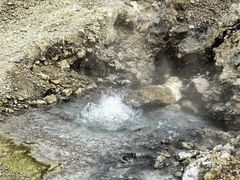 -腾冲洞山温泉村