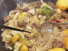 -粘豆包柴火铁锅炖