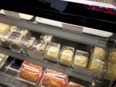-红宝石·鲜奶小方·海派西点房(南丹店)