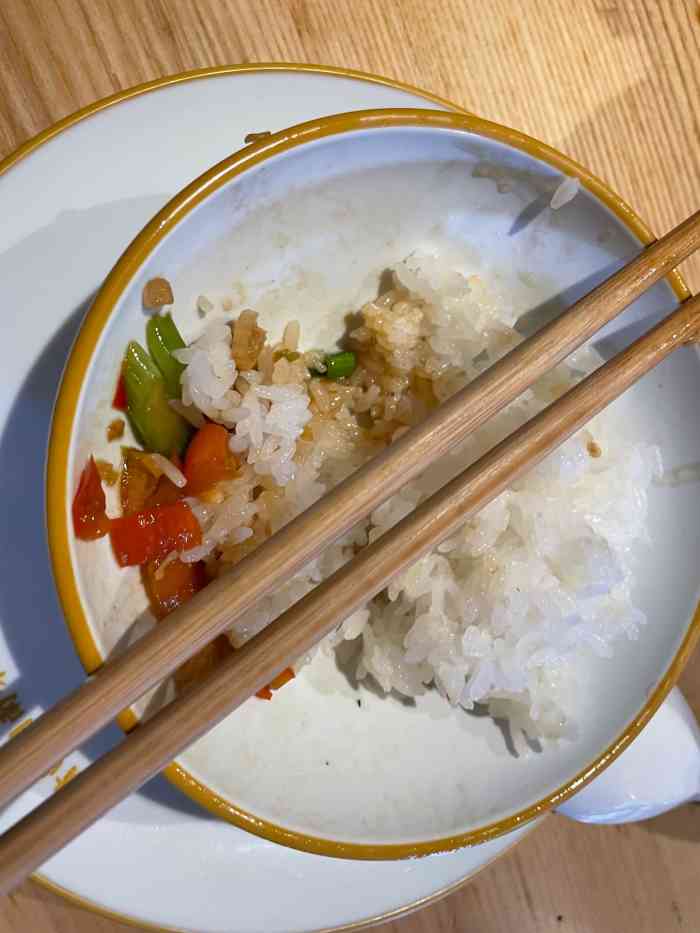 17:38打分0645/人这里的湘菜十分的地道,米饭又软又香 坏境干净成为