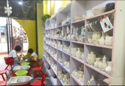 -泥娃娃DIY陶吧(易生活购物公园店)