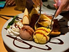 水果华夫饼-Lia Cafe Bar Restaurant松山咖啡屋