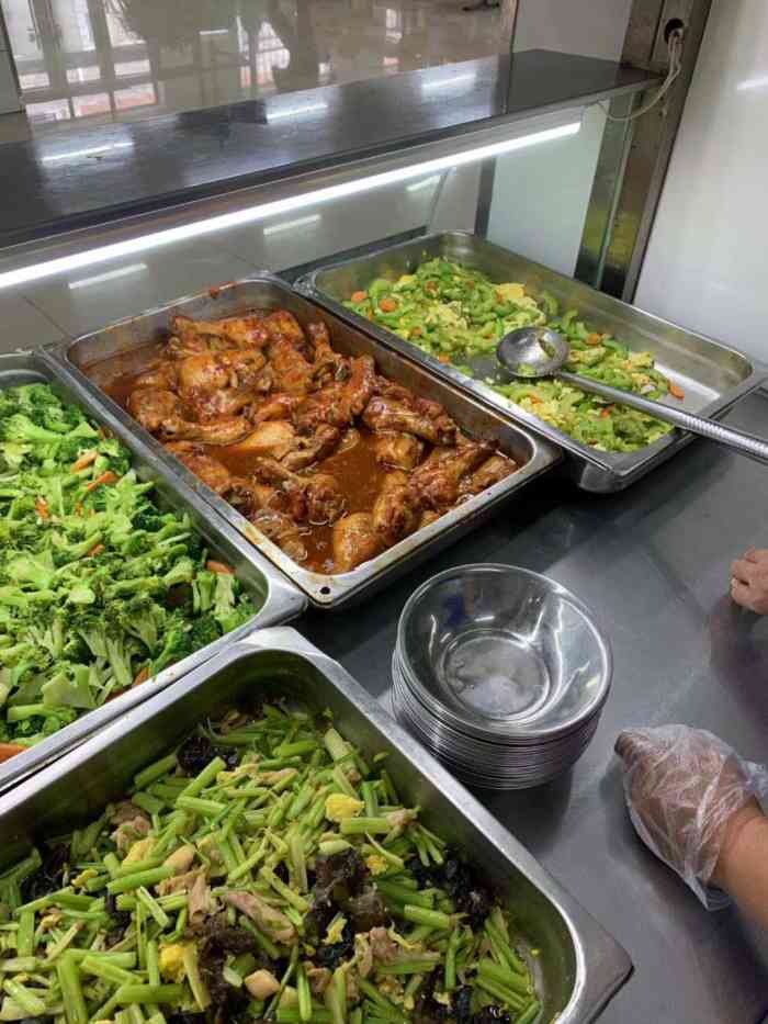 吉林大学新民校区-学生1餐厅-"今天的食堂不咸不淡特别好吃!尤其那.