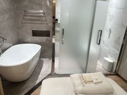 -香港倾城国际·美容美体中心