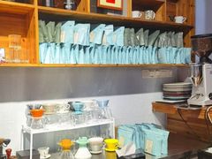 -LEO CAFE