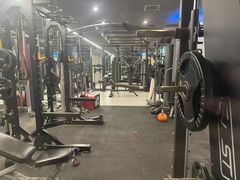 -梦翔龙湖滟澜山游泳俱乐部