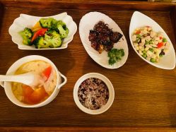 -大美母婴月子中心