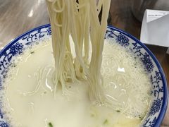 -雪琴面馆富安特色鱼汤面(城中花园店)