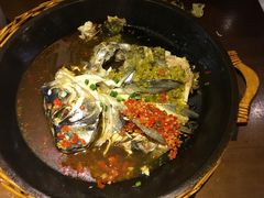 -阿瓦山寨·湘菜现炒·剁椒鱼头王(咸阳总店)