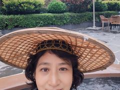 -腾冲洞山温泉村