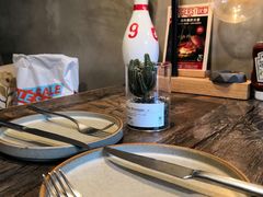 -HIGH FIVE哈福手工汉堡(桂林路店)