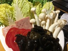 -洪氏嗨捞·广东猪肚鸡·椰子鸡火锅(西咸万象城店)