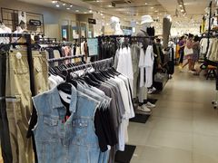 -三福时尚(三峡广场华夏银座店)