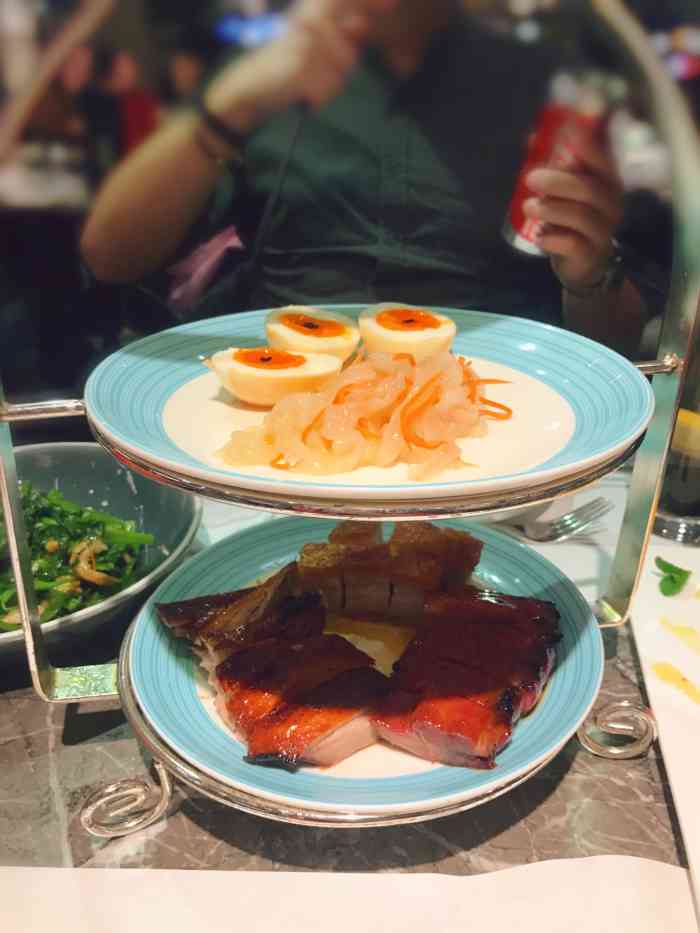 港丽餐厅(西单大悦城店)-"请朋友吃饭.味道还是不错的,去的比较早,.