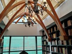 -钟书阁(松江泰晤士小镇店)