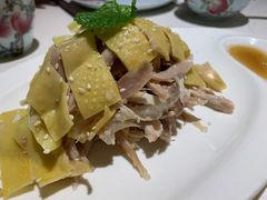 手撕盐焗鸡-维园悦谱·海派家常菜(乌鲁木齐南路店)