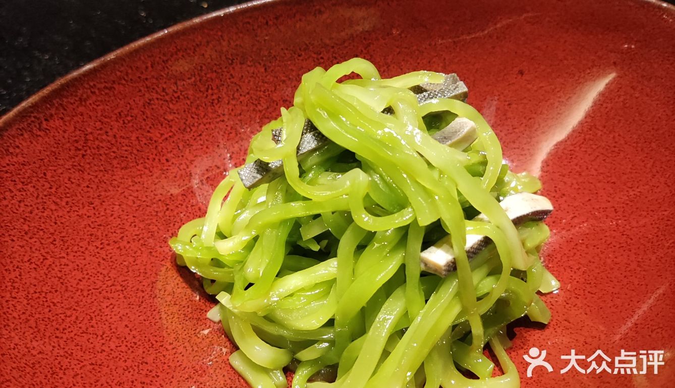品尝徽菜的魅力，记录不同的口味之旅。