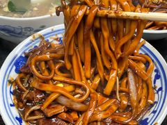 -珠宝街老左杂酱面馆