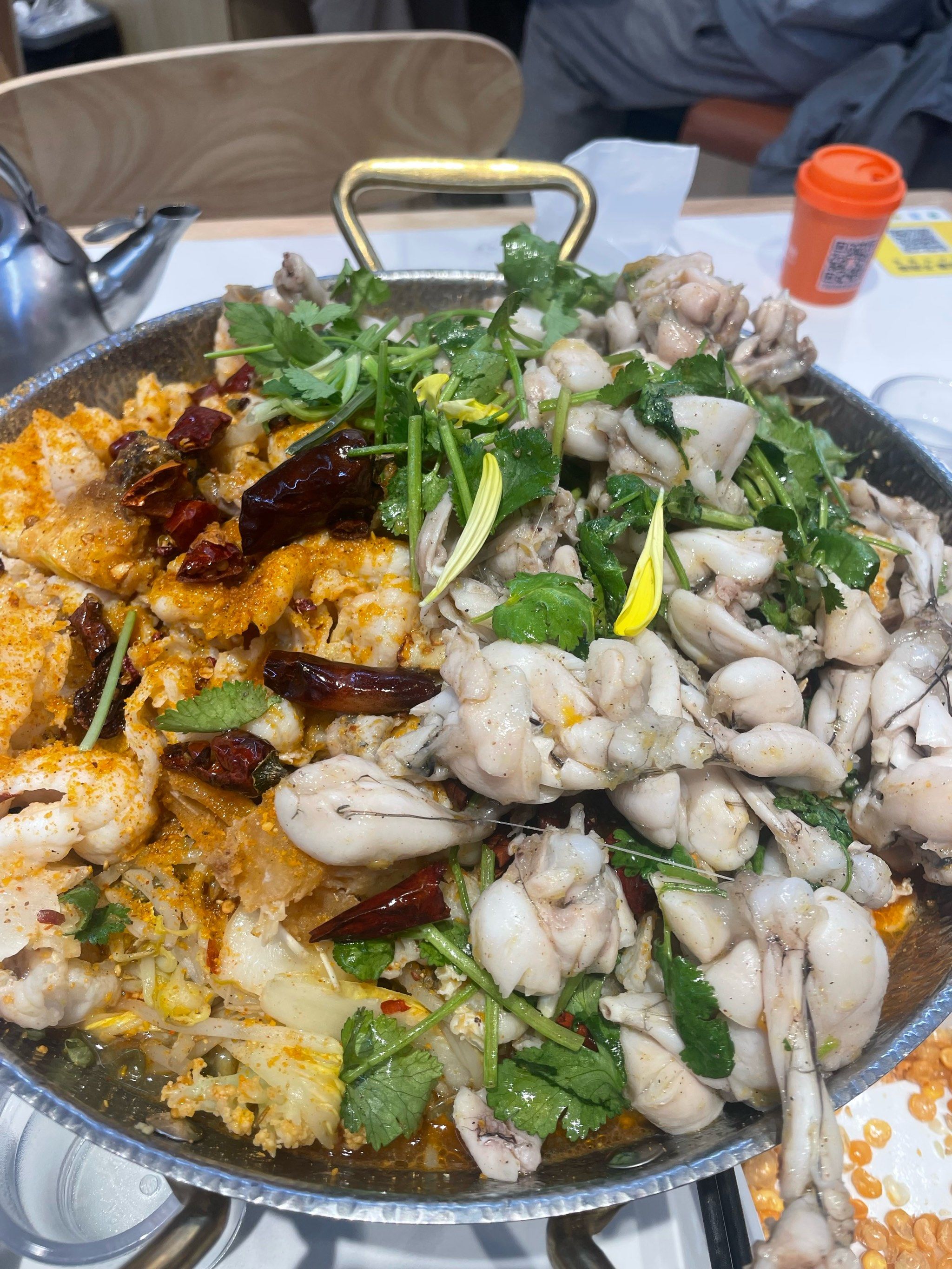 滨江也有了!脆鱼鱼片牛蛙锅