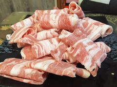 羊肉卷-小窝头炭火铜锅