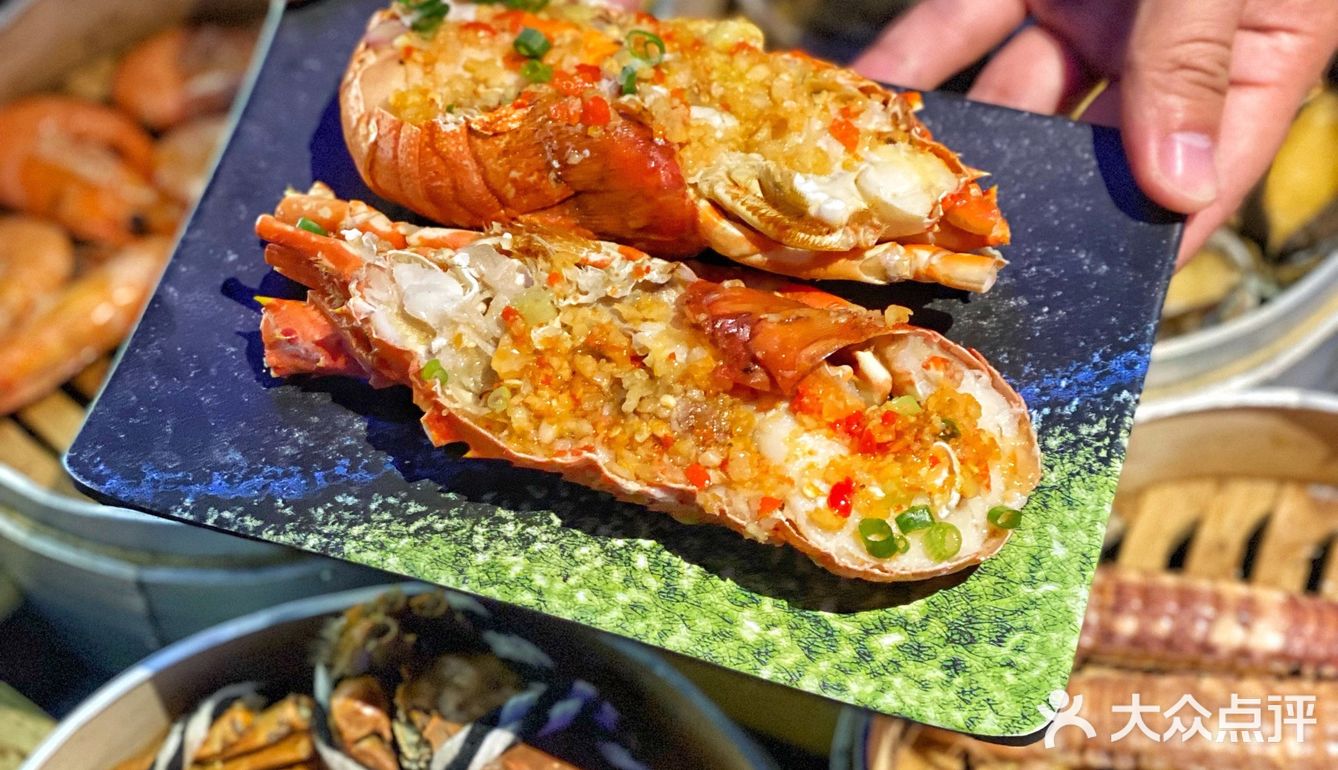 沉浸式吃饭体验，烁夜5D概念海鲜烤肉自助