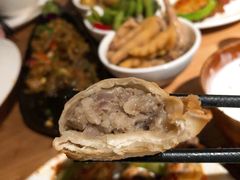 馕坑烤包子-阿里家·新疆烤肉酒場 by MIG