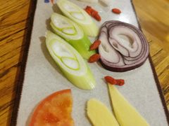 -毛辣果·贵州红酸汤牛肉火锅(西单店)