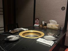 -山川小町·极番烧肉(新地假日广场店)