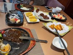 -戈尔登酒店·满堂彩咖啡厅